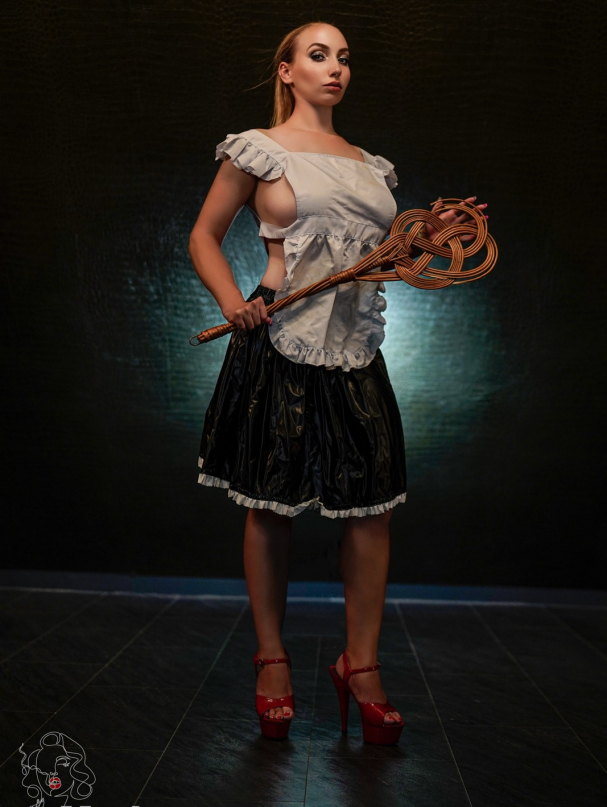 Madonna-callgirls-Escort-frankfurt-bad-homburg-sexy-video-porn-subscription-DienerinSlave-Frau-Hoelle01-min