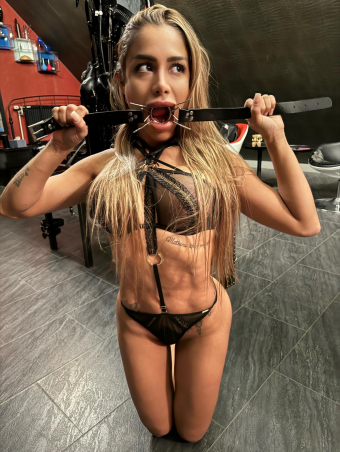 Madonna-callgirls-Escort-frankfurt-bad-homburg-sexy-video-porn-subscription-DOMINA_STUDIO-FETISCH-sklavin-zoe1